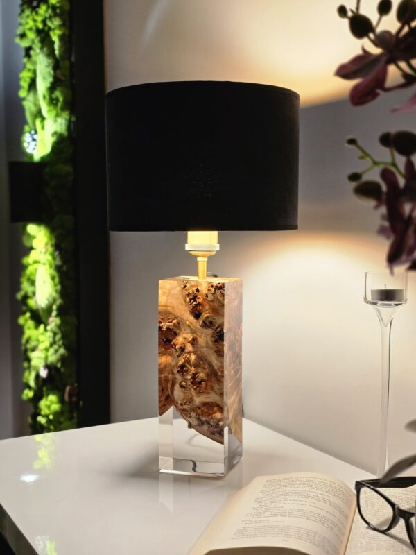 lampa stołowa z drewna oliwnego i żywicy – oxo (b57)
